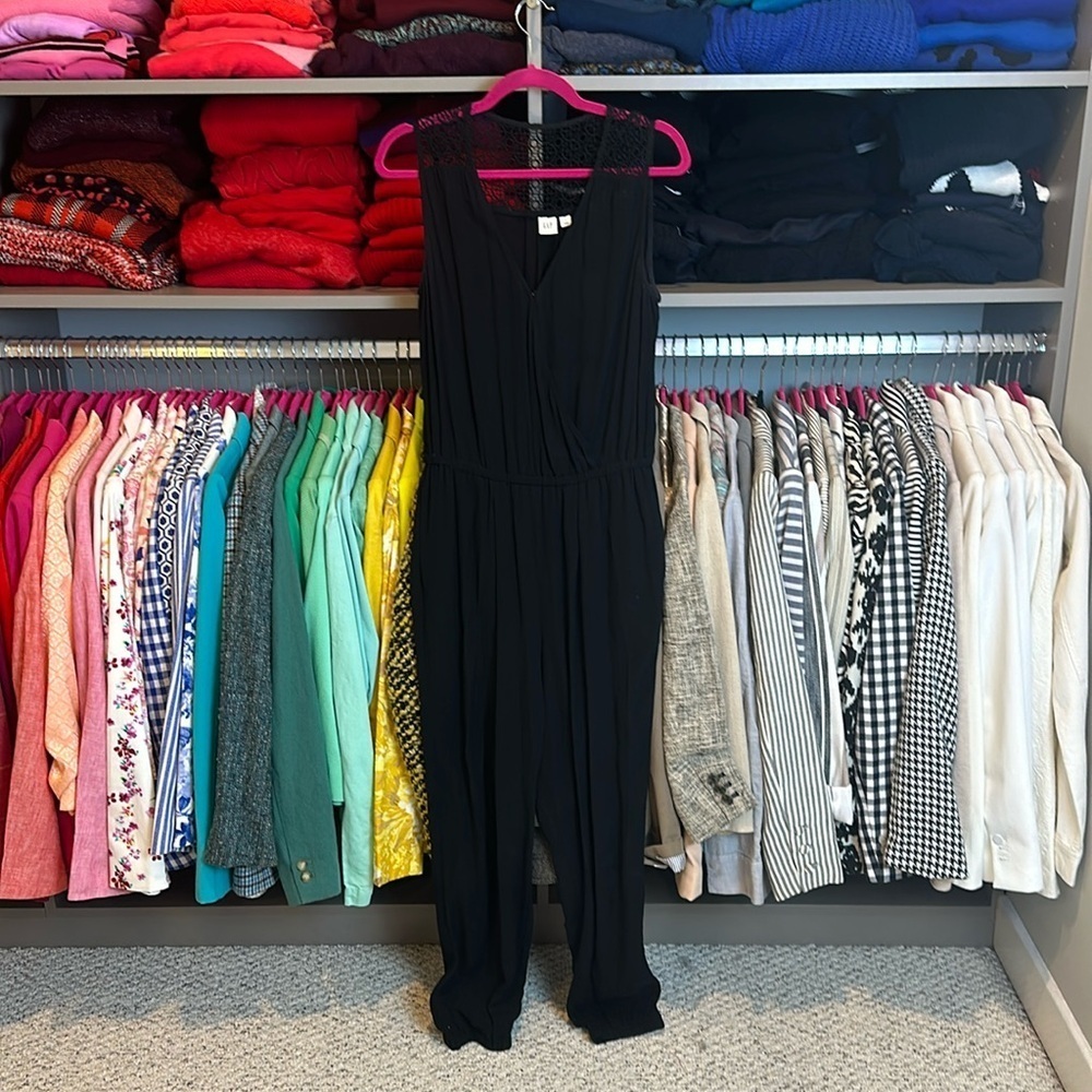 Gap black sleeveless embroidered jumpsuit size S